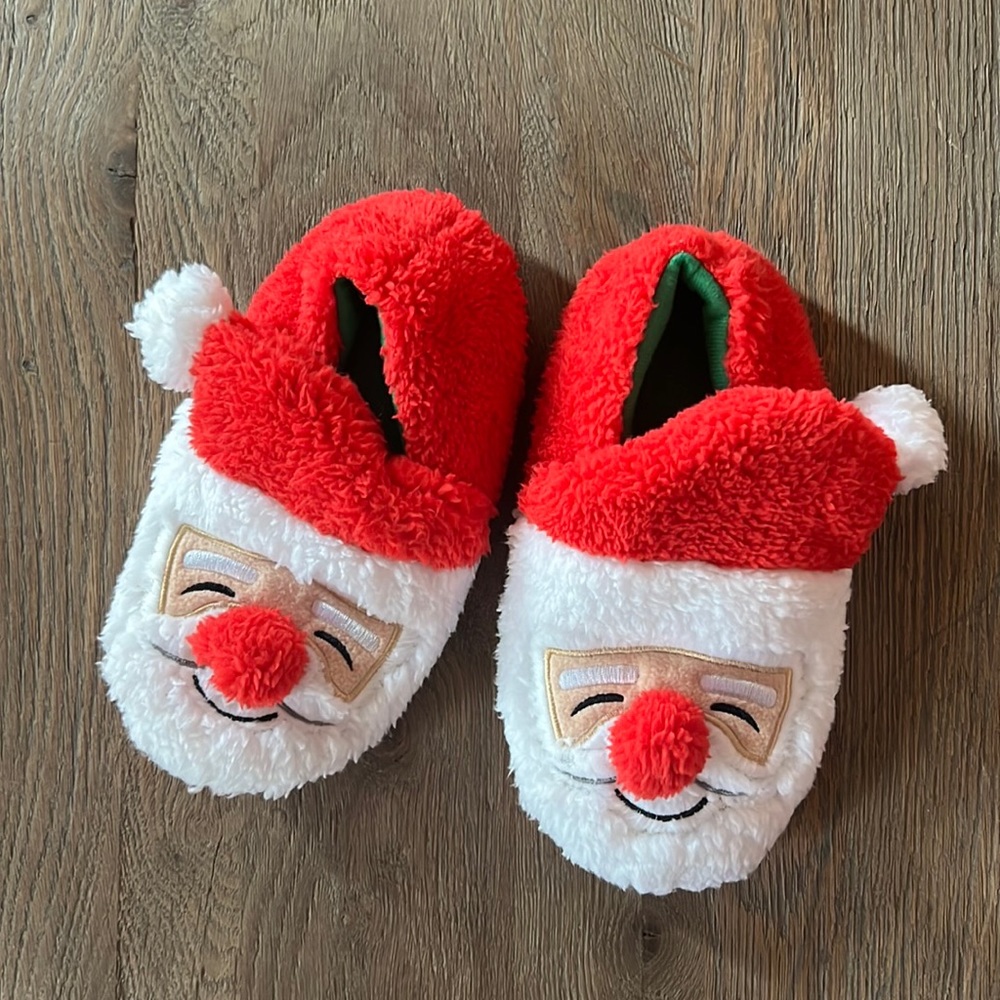 Kids Santa Slippers New and never worn! Cuteness galore!